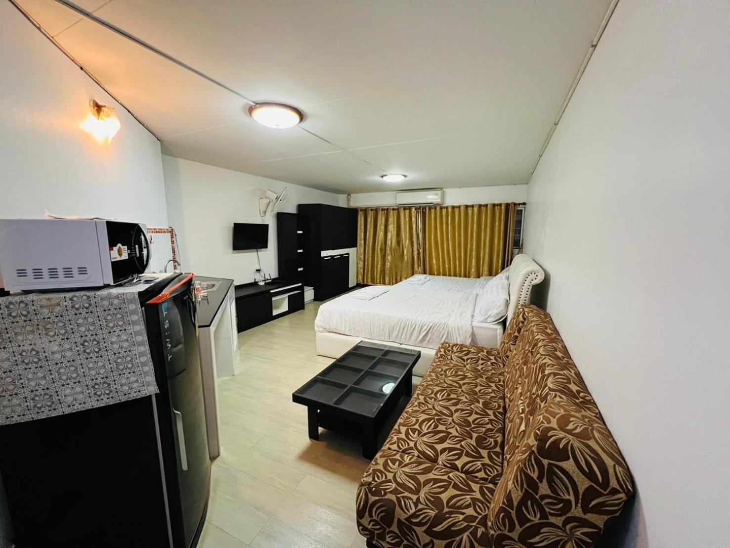 Apartment Impact Challenger ห้องพักรายวัน เมืองทองธานี ตึก C9, P2, P1 每日房 *